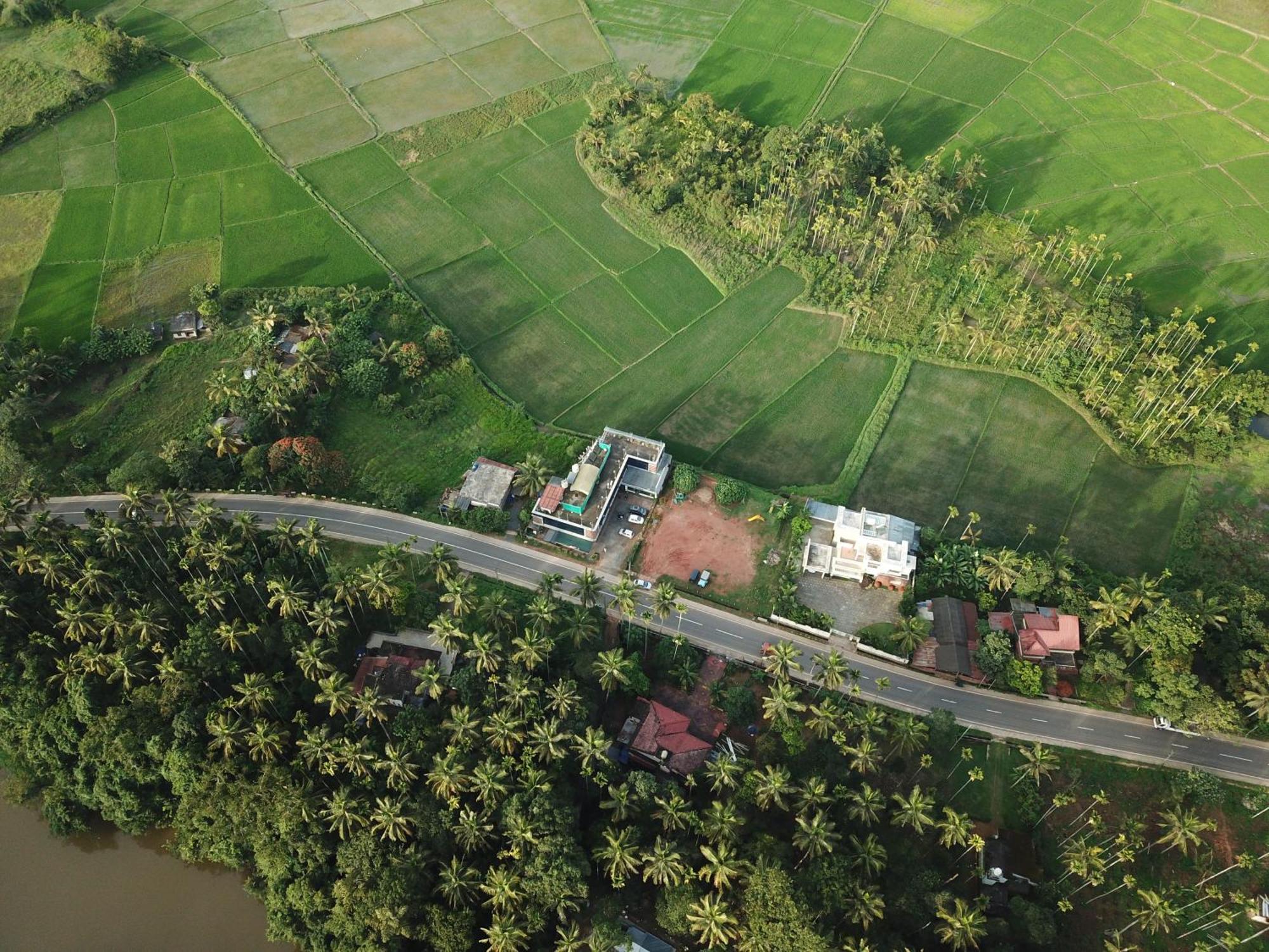 Paddyfield Inn 마난타바디 외부 사진