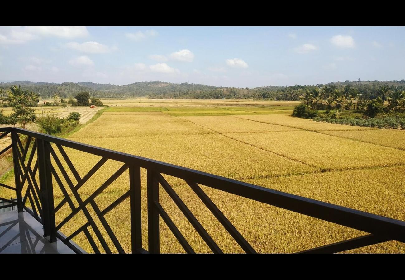 Paddyfield Inn 마난타바디 외부 사진