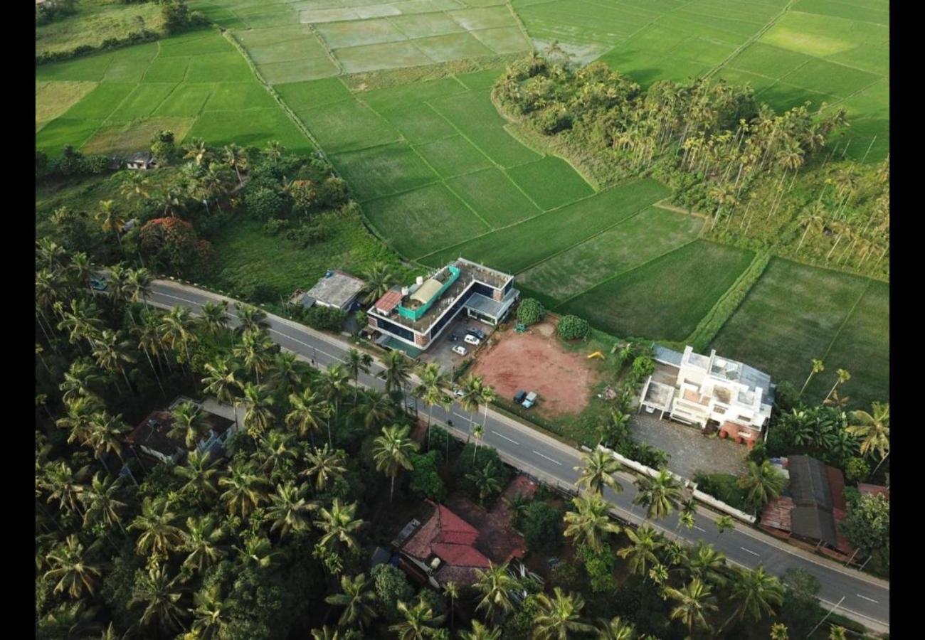 Paddyfield Inn 마난타바디 외부 사진