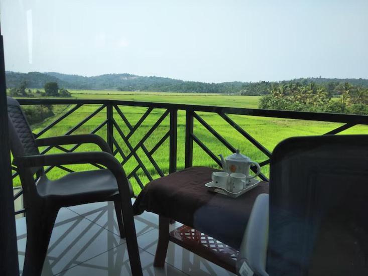 Paddyfield Inn 마난타바디 외부 사진